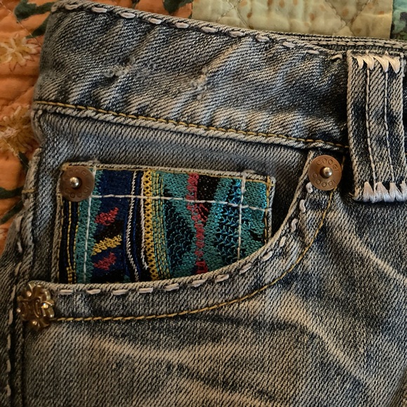 COOGI Authentic Australian Embroidered Jean Shorts - Picture 7 of 7